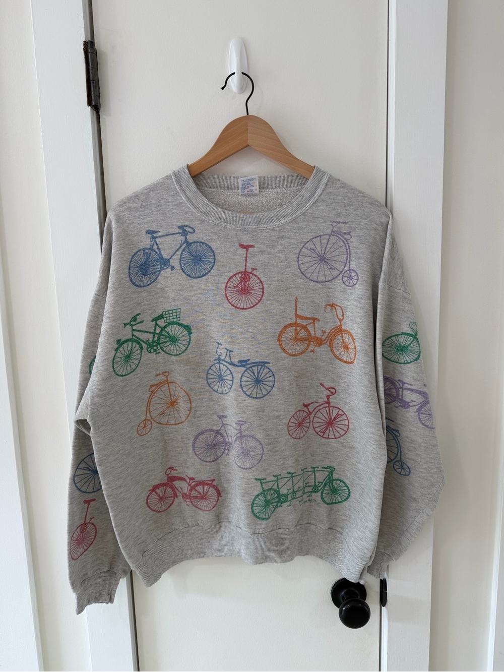 Vintage Bicycle Crewneck Size XL // has a couple unnoticeable spots on front